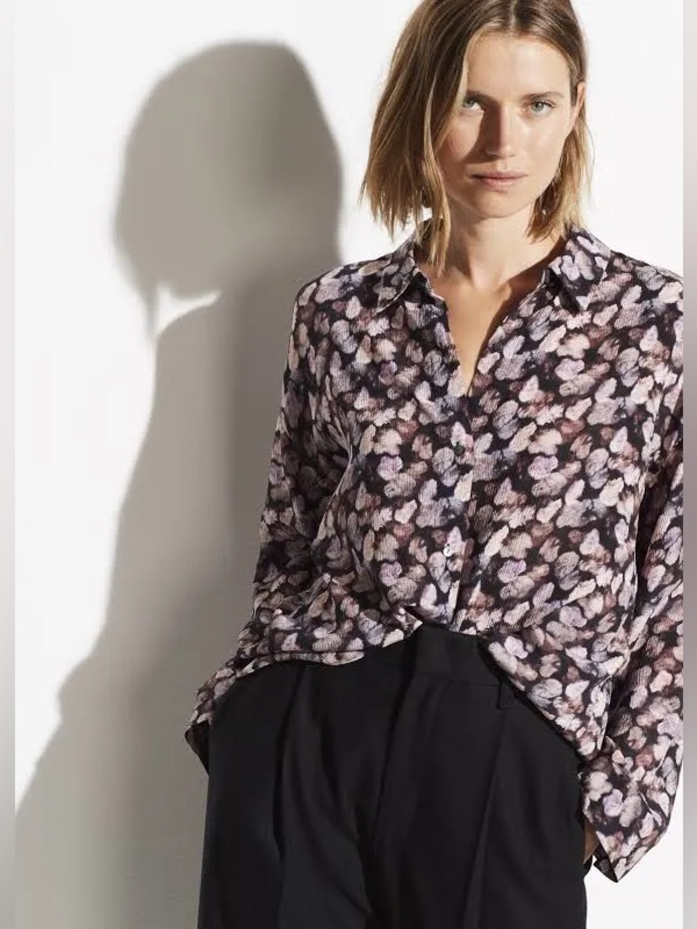 Vince Esme Micro Painted Floral Silk Blouse 100% Silk Size Large 6145